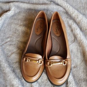 Memory foam flats / loafers